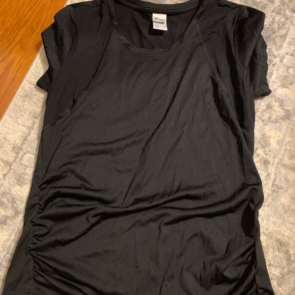 EUC - old navy maternity workout shirt